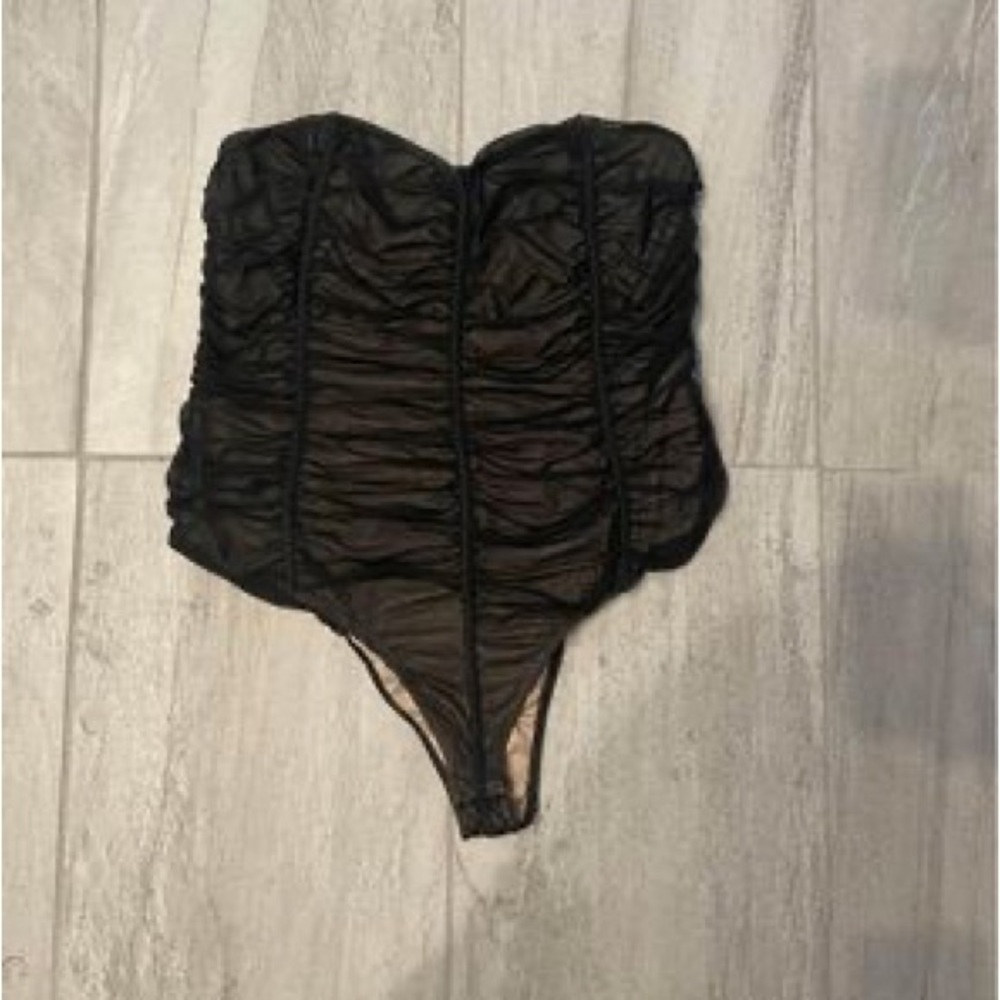 Forever 21 plus size strapless body suit.